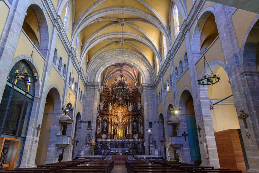 Barcelona - Igualada 13 - basílica de Santa Maria .jpg